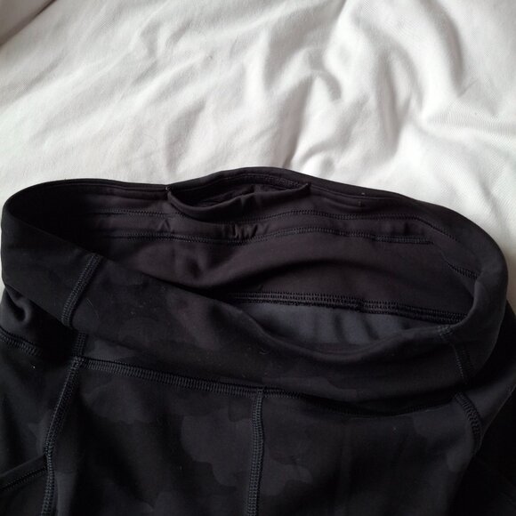 Lululemon 25" Camo leggings with pockets - Picture 7 of 9